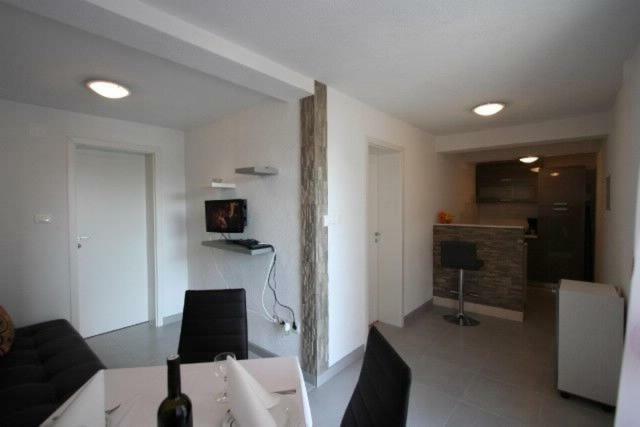 Apartments Hodzic Шіло Екстер'єр фото