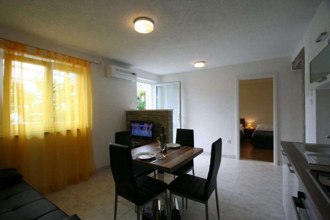 Apartments Hodzic Шіло Екстер'єр фото