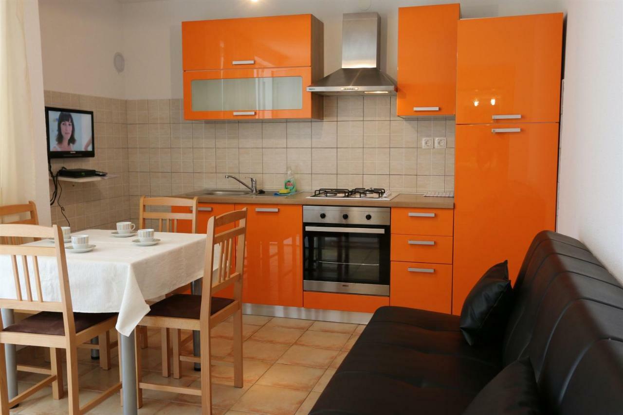 Apartments Hodzic Шіло Екстер'єр фото